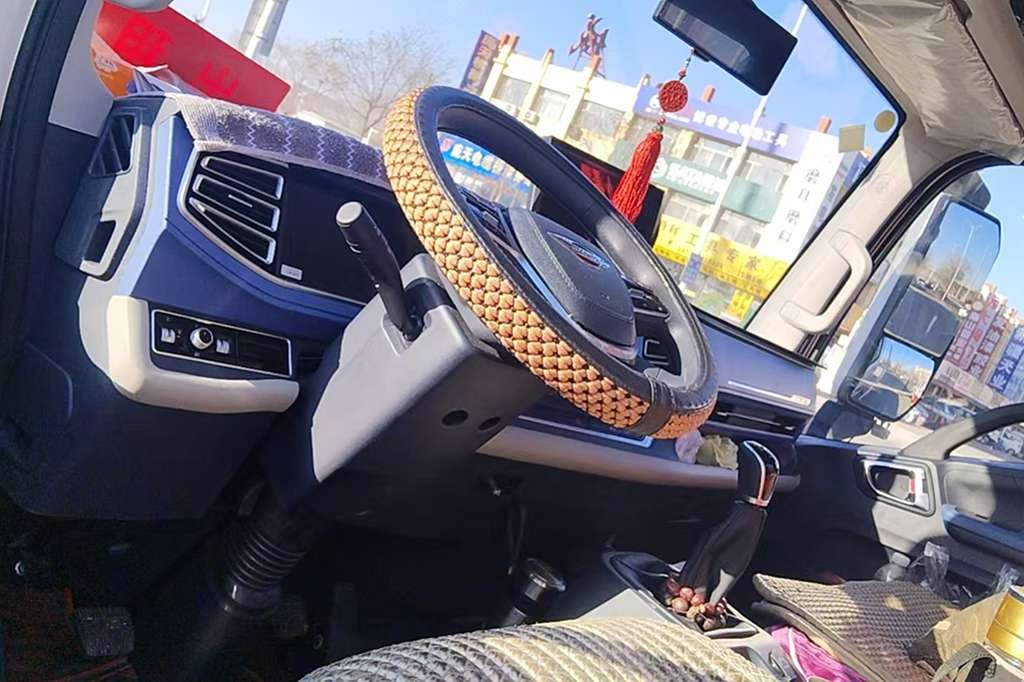 一公里5毛钱 石建廷驾驶领航大G-LNG轻卡驰骋内蒙古 - 第6张 - 提加商用车网 一公里5毛钱 石建廷驾驶领航大G-LNG轻卡驰骋内蒙古 - 第6张