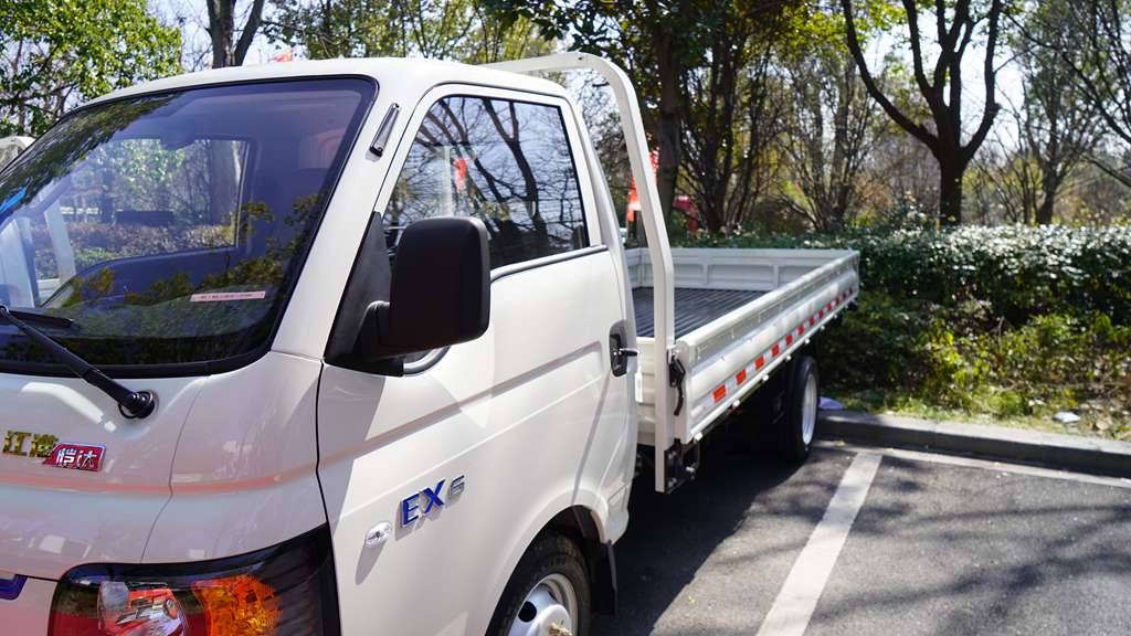 买纯电轿卡认准恺达EX6,64度版续航320km,像开轿车去挣钱 - 第7张 - 提加商用车网 买纯电轿卡认准恺达EX6,64度版续航320km,像开轿车去挣钱 - 第7张