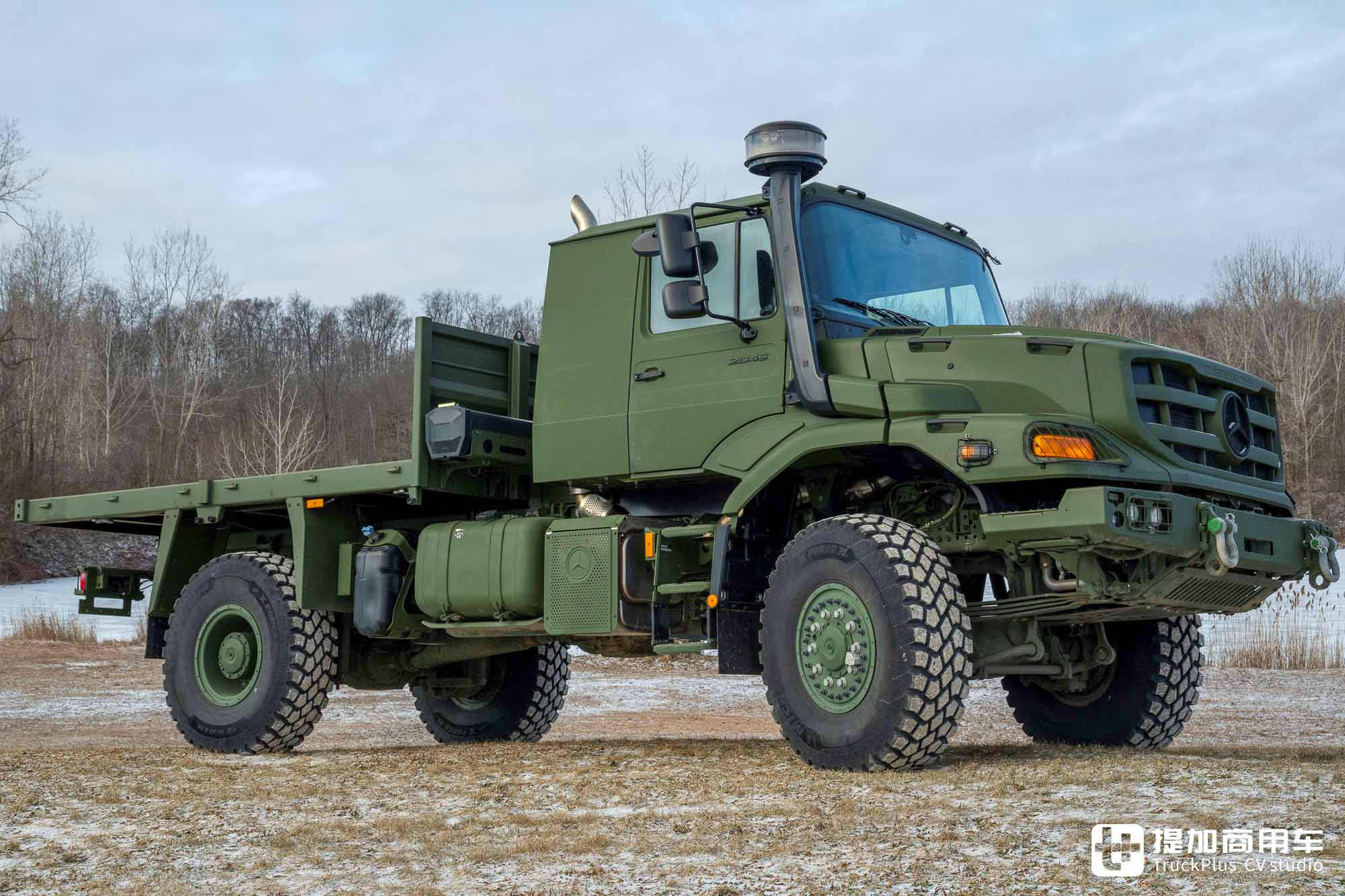 大力投资军用卡车，Zetros长头越野、Arocs重拖亮相，看奔驰IDEX防务展产品