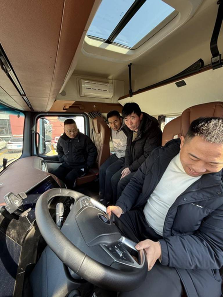 卡友共鉴!欧曼银河全球价值品鉴之旅·临沂站:科技与舒适的完美邂逅 - 第2张 - 提加商用车网 卡友共鉴!欧曼银河全球价值品鉴之旅·临沂站:科技与舒适的完美邂逅 - 第2张