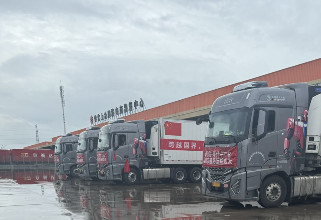 无惧千难万险,总能高效运输!为何欧曼重卡成为TIR运输用户信赖之选? - 第2张 - 提加商用车网 无惧千难万险,总能高效运输!为何欧曼重卡成为TIR运输用户信赖之选? - 第2张