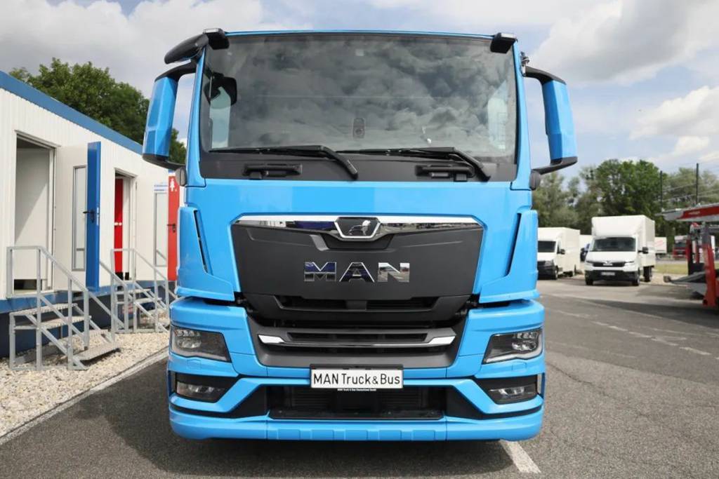 削顶处理？实拍TGS轿运车底盘 - 第2张