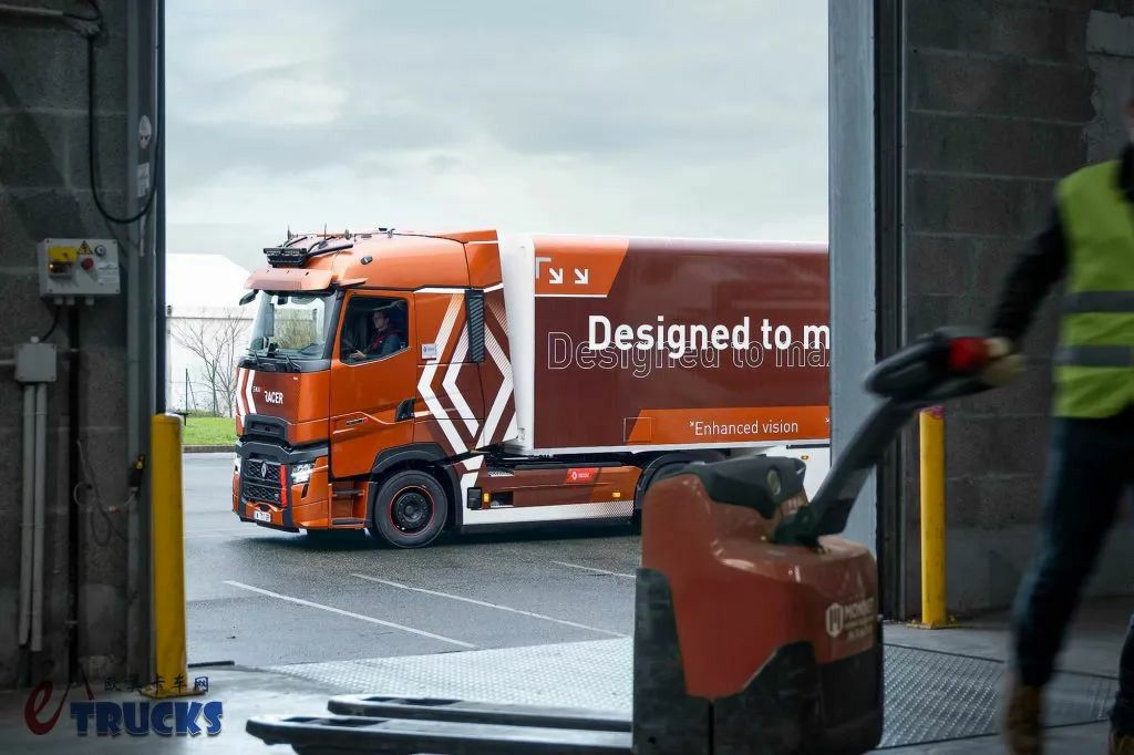 油耗降低14%!法式情调结合顶尖科技,雷诺卡车最强战力:T-High Smart Racer特别版车型实拍 - 第1张 - 提加商用车网 油耗降低14%!法式情调结合顶尖科技,雷诺卡车最强战力:T-High Smart Racer特别版车型实拍 - 第1张