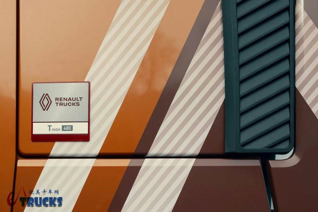 油耗降低14%!法式情调结合顶尖科技,雷诺卡车最强战力:T-High Smart Racer特别版车型实拍 - 第14张 - 提加商用车网 油耗降低14%!法式情调结合顶尖科技,雷诺卡车最强战力:T-High Smart Racer特别版车型实拍 - 第14张