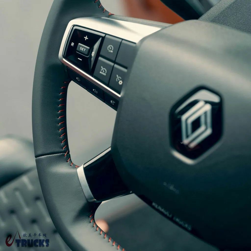 油耗降低14%!法式情调结合顶尖科技,雷诺卡车最强战力:T-High Smart Racer特别版车型实拍 - 第23张 - 提加商用车网 油耗降低14%!法式情调结合顶尖科技,雷诺卡车最强战力:T-High Smart Racer特别版车型实拍 - 第23张