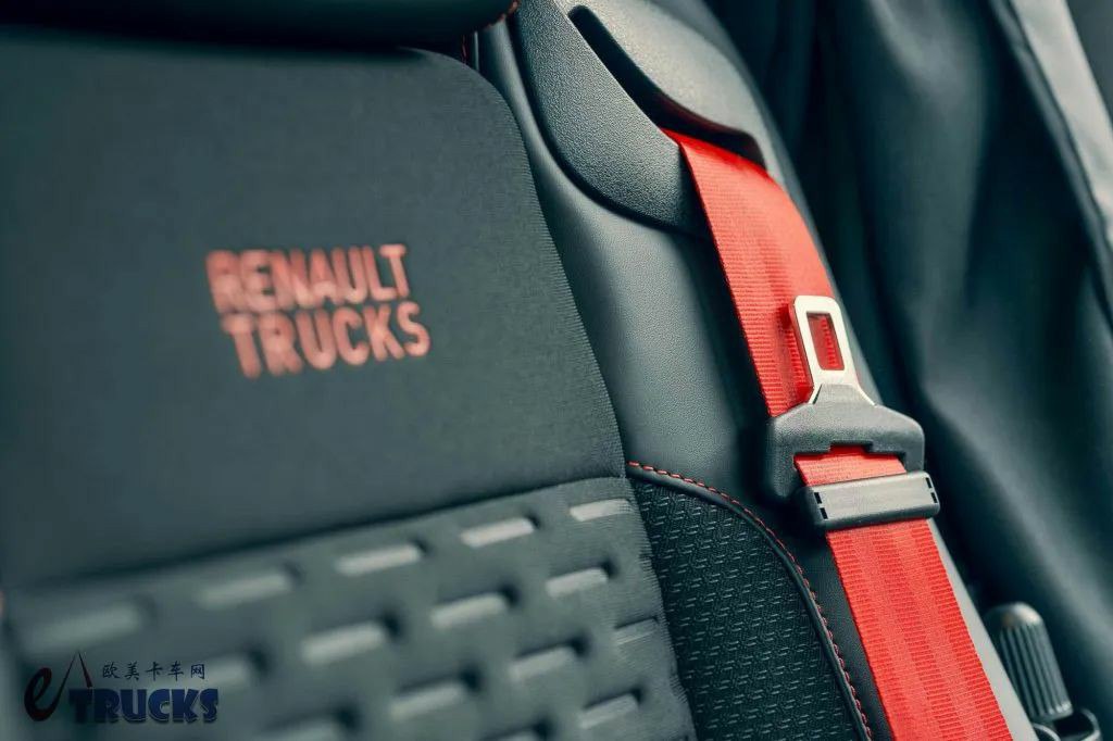 油耗降低14%!法式情调结合顶尖科技,雷诺卡车最强战力:T-High Smart Racer特别版车型实拍 - 第24张 - 提加商用车网 油耗降低14%!法式情调结合顶尖科技,雷诺卡车最强战力:T-High Smart Racer特别版车型实拍 - 第24张