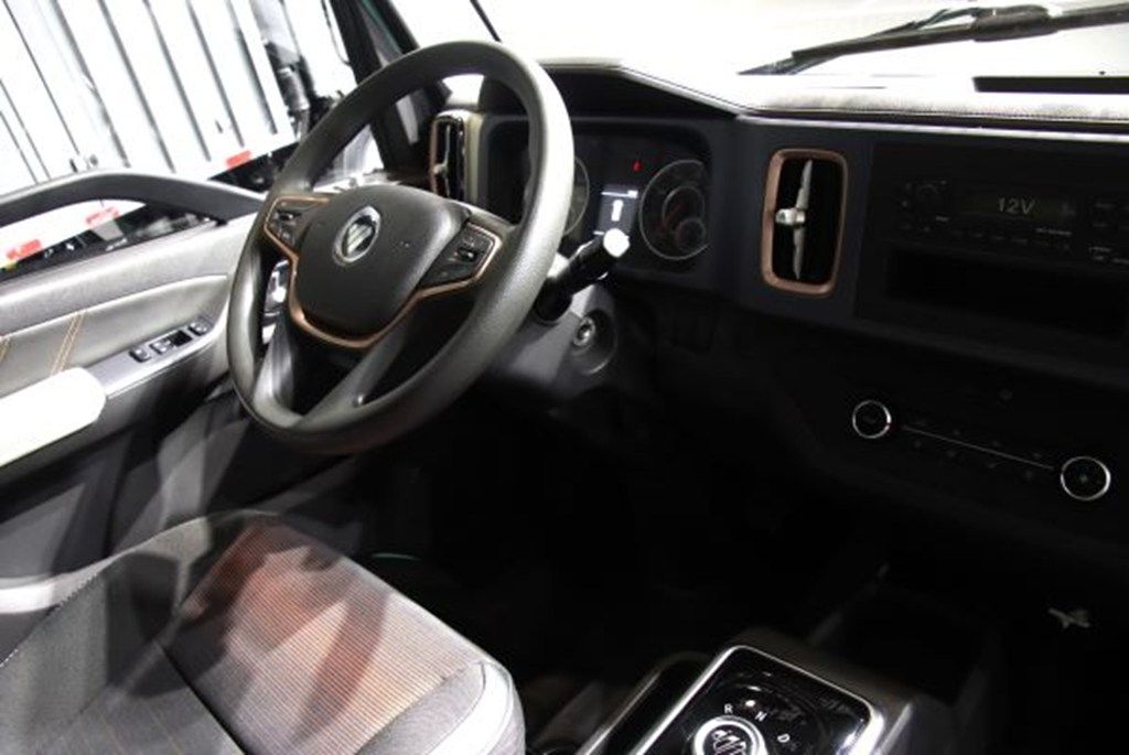 至高续航365公里 奥铃智蓝EM专为城配而来 - 第5张