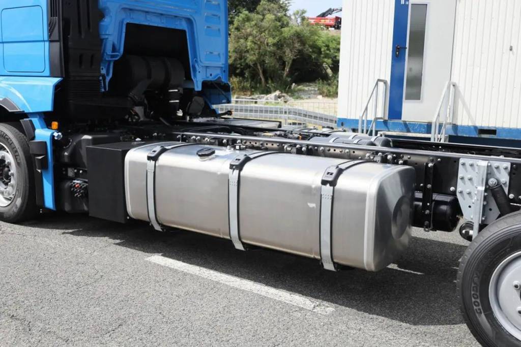 削顶处理？实拍TGS轿运车底盘 - 第5张