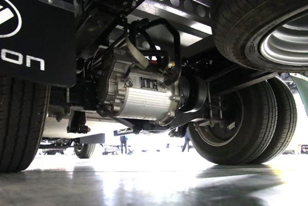 至高续航365公里 奥铃智蓝EM专为城配而来 - 第7张