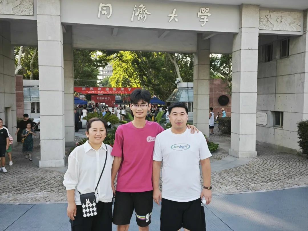 解放爱领航 | 录取通知书背后的万里征程 - 第1张 - 提加商用车网 解放爱领航 | 录取通知书背后的万里征程 - 第1张