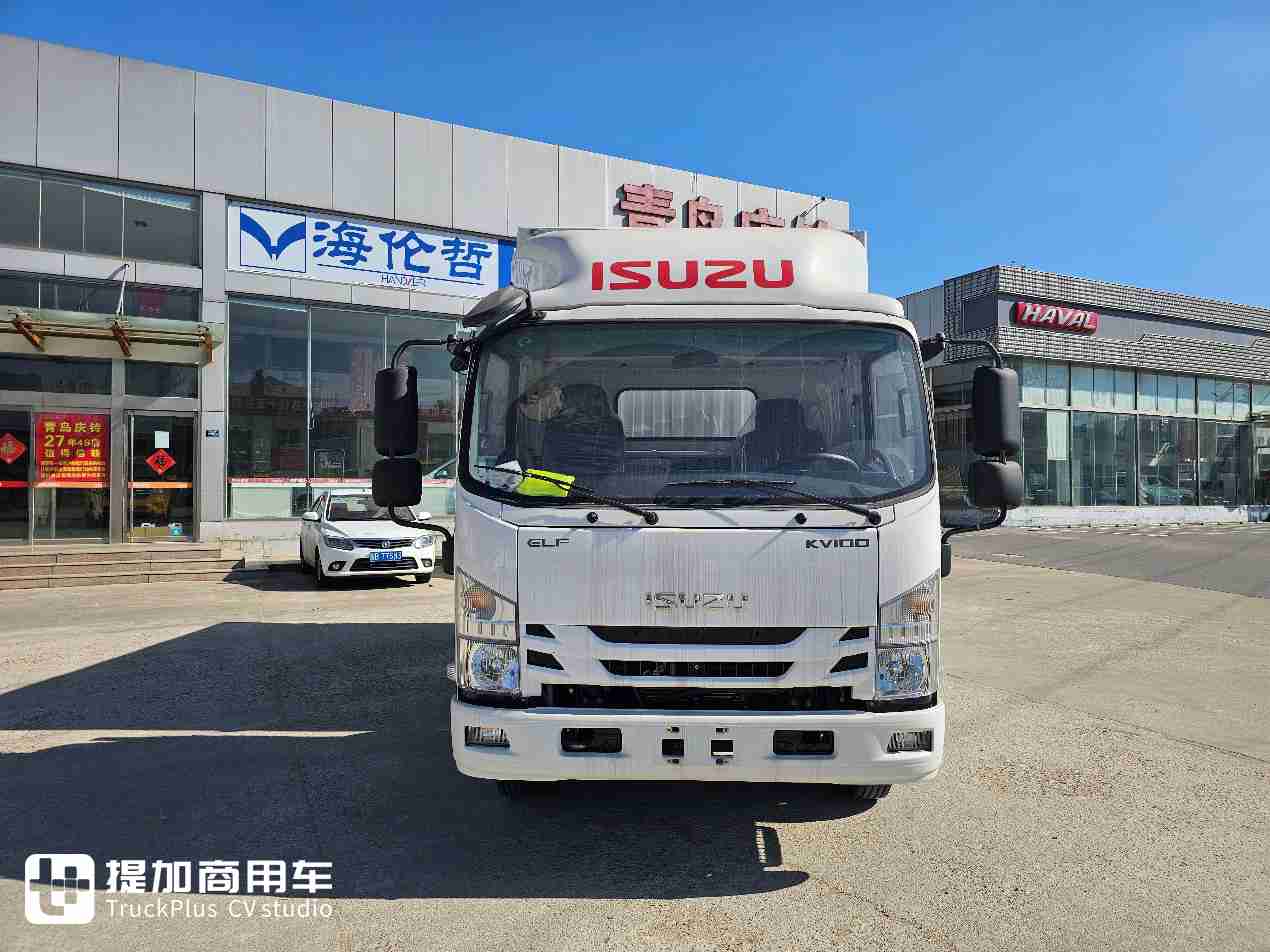 全新4KB1发动机,还有大屏内饰,庆铃五十铃KV100排半轻卡实拍 - 第2张 - 提加商用车网 全新4KB1发动机,还有大屏内饰,庆铃五十铃KV100排半轻卡实拍 - 第2张