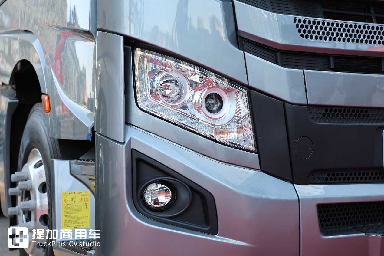 带电动调节气囊座椅,一体化动力链,这辆江淮格尔发K7燃气车配置不一般 - 第4张 - 提加商用车网 带电动调节气囊座椅,一体化动力链,这辆江淮格尔发K7燃气车配置不一般 - 第4张