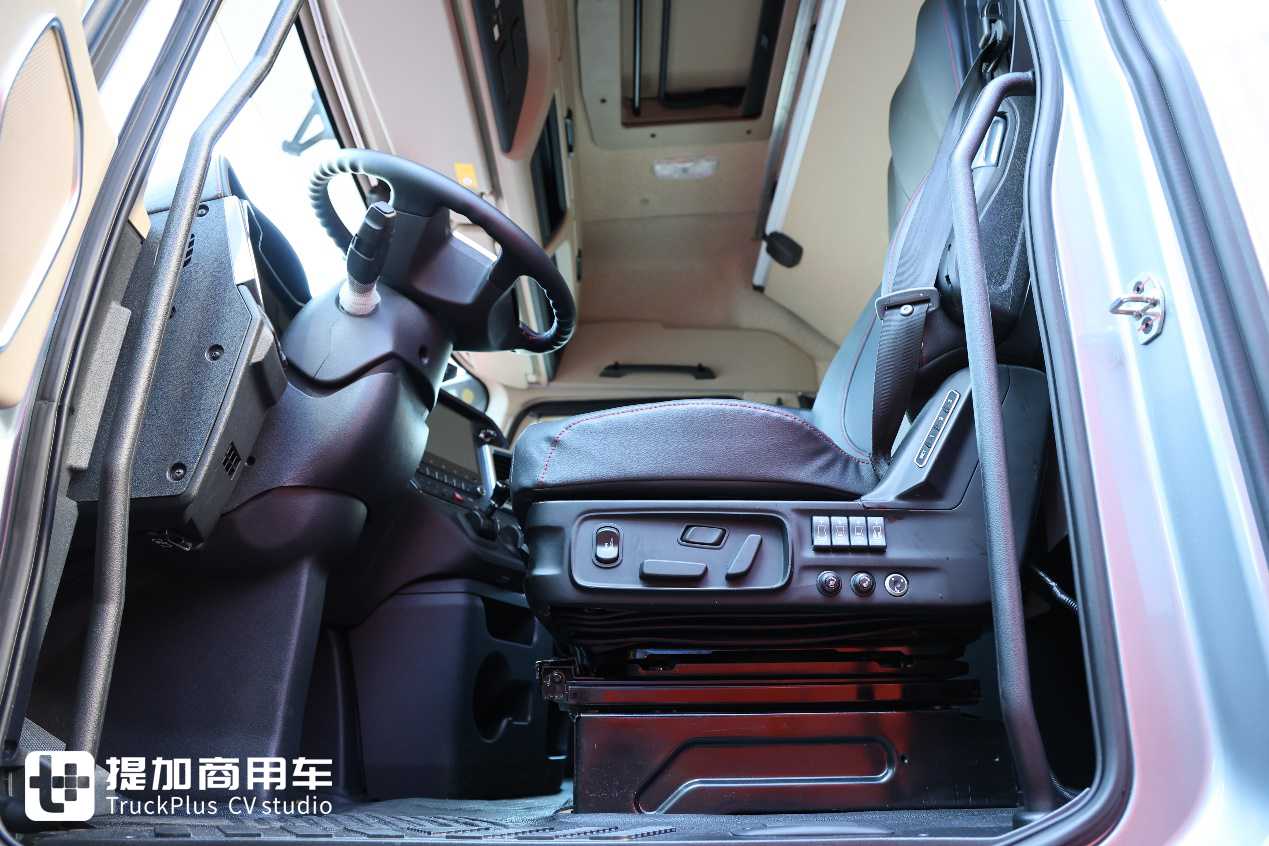 带电动调节气囊座椅,一体化动力链,这辆江淮格尔发K7燃气车配置不一般 - 第9张 - 提加商用车网 带电动调节气囊座椅,一体化动力链,这辆江淮格尔发K7燃气车配置不一般 - 第9张