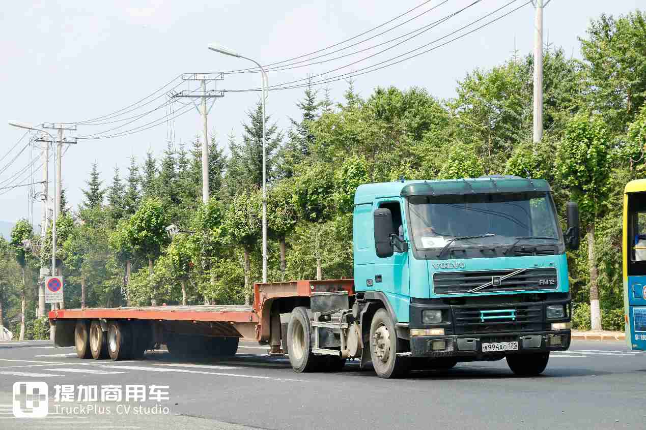 真羡慕俄罗斯卡车市场的包容性,30年车龄的卡车还能跑在路上,绥芬河口岸实拍俄罗斯卡车(五) - 第9张 - 提加商用车网 真羡慕俄罗斯卡车市场的包容性,30年车龄的卡车还能跑在路上,绥芬河口岸实拍俄罗斯卡车(五) - 第9张