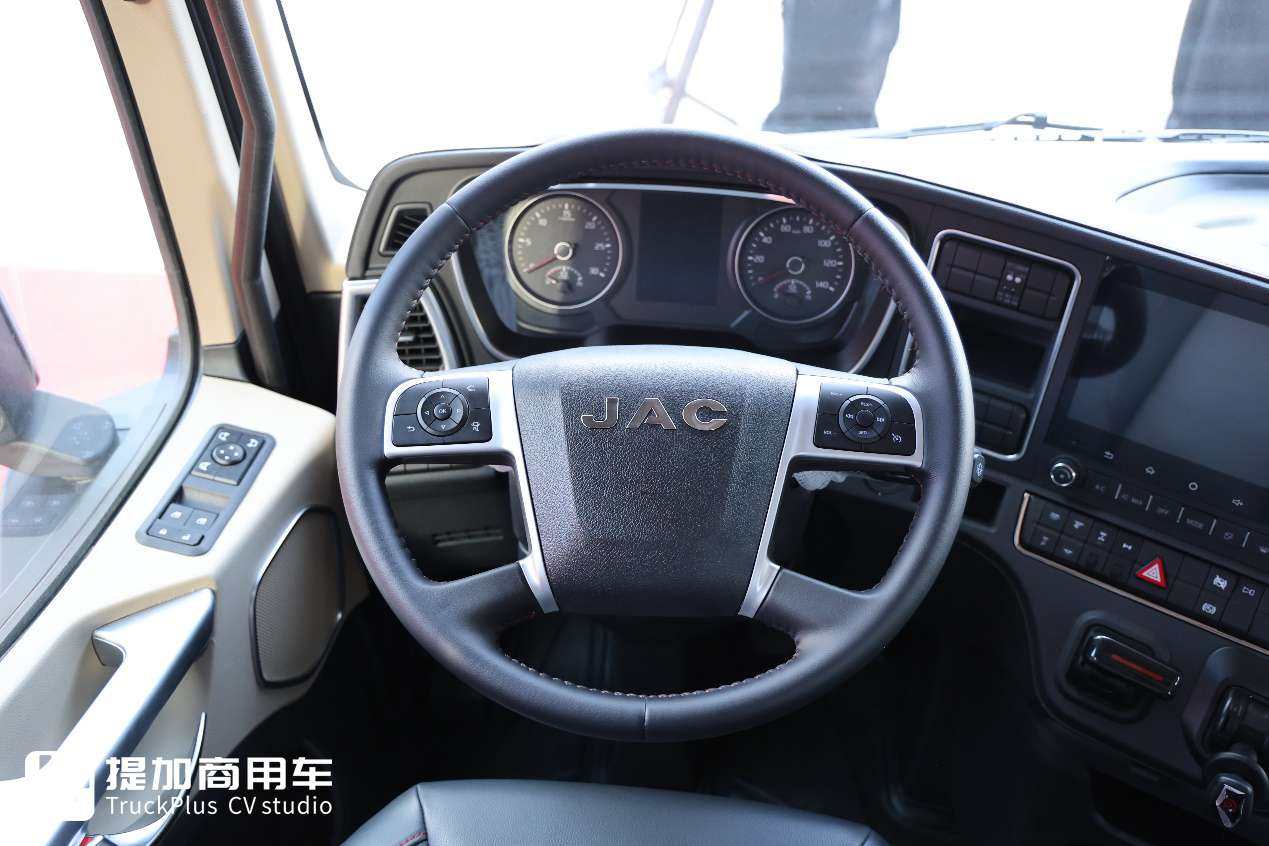 带电动调节气囊座椅,一体化动力链,这辆江淮格尔发K7燃气车配置不一般 - 第12张 - 提加商用车网 带电动调节气囊座椅,一体化动力链,这辆江淮格尔发K7燃气车配置不一般 - 第12张