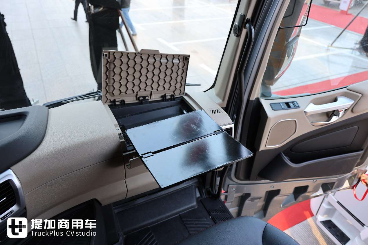 带电动调节气囊座椅,一体化动力链,这辆江淮格尔发K7燃气车配置不一般 - 第15张 - 提加商用车网 带电动调节气囊座椅,一体化动力链,这辆江淮格尔发K7燃气车配置不一般 - 第15张