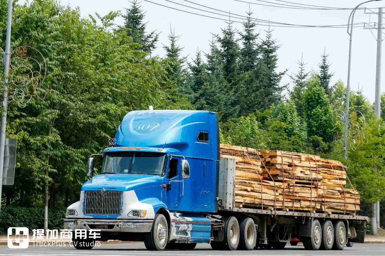 真羡慕俄罗斯卡车市场的包容性,30年车龄的卡车还能跑在路上,绥芬河口岸实拍俄罗斯卡车(五) - 第34张 - 提加商用车网 真羡慕俄罗斯卡车市场的包容性,30年车龄的卡车还能跑在路上,绥芬河口岸实拍俄罗斯卡车(五) - 第34张