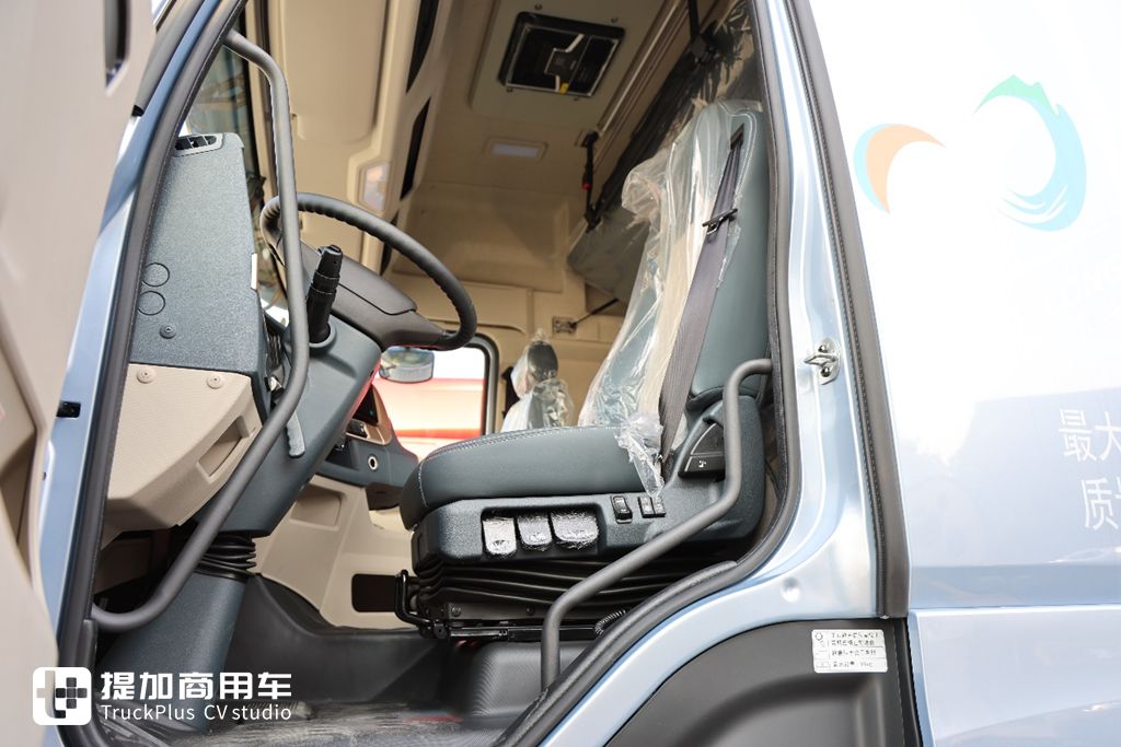 乘龙推出全新H7 Pro高端重卡，搭载康明斯15升燃气机和气囊悬挂，这配置可太高了 - 第14张