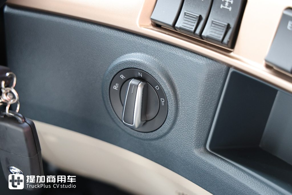 乘龙推出全新H7 Pro高端重卡，搭载康明斯15升燃气机和气囊悬挂，这配置可太高了 - 第16张