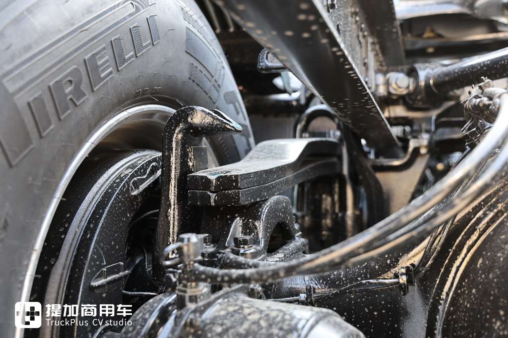 这是全新一代解放JH6牵引车,从里到外全面大提升,注定又是爆款车型? - 第35张 - 提加商用车网 这是全新一代解放JH6牵引车,从里到外全面大提升,注定又是爆款车型? - 第35张