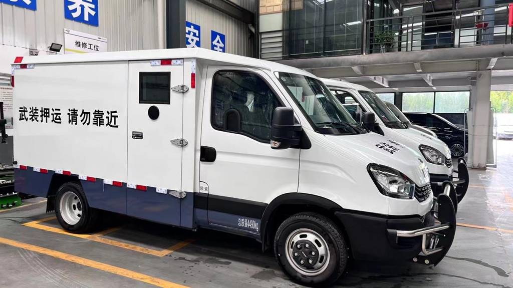 专业改装选依维柯欧胜,定制专属个性座驾 - 第4张 - 提加商用车网 专业改装选依维柯欧胜,定制专属个性座驾 - 第4张