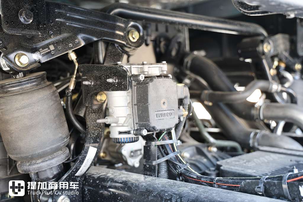 这是全新一代解放JH6牵引车,从里到外全面大提升,注定又是爆款车型? - 第40张 - 提加商用车网 这是全新一代解放JH6牵引车,从里到外全面大提升,注定又是爆款车型? - 第40张