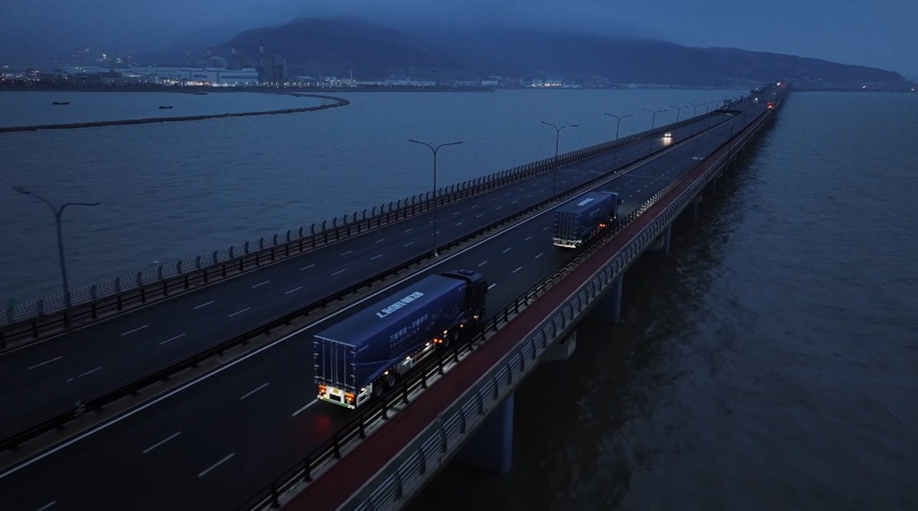 从 “物流之都” 到 “桥头堡”一路绽放科技之光,欧曼银河全球价值品鉴之旅精彩继续 - 第5张 - 提加商用车网 从 “物流之都” 到 “桥头堡”一路绽放科技之光,欧曼银河全球价值品鉴之旅精彩继续 - 第5张