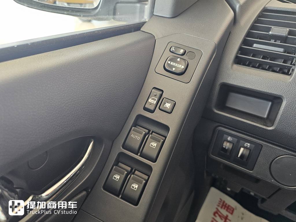 实用与品质兼具的全能座驾,实拍带你探秘庆铃达咖皮卡 - 第7张 - 提加商用车网 实用与品质兼具的全能座驾,实拍带你探秘庆铃达咖皮卡 - 第7张