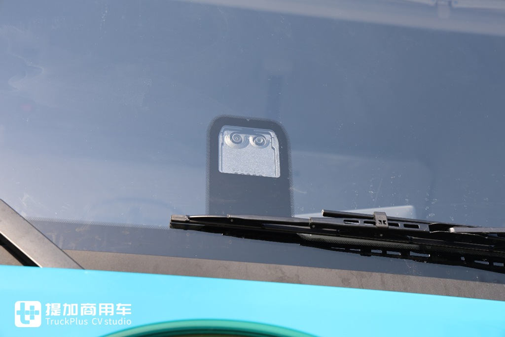 这是全新一代解放JH6牵引车,从里到外全面大提升,注定又是爆款车型? - 第8张 - 提加商用车网 这是全新一代解放JH6牵引车,从里到外全面大提升,注定又是爆款车型? - 第8张