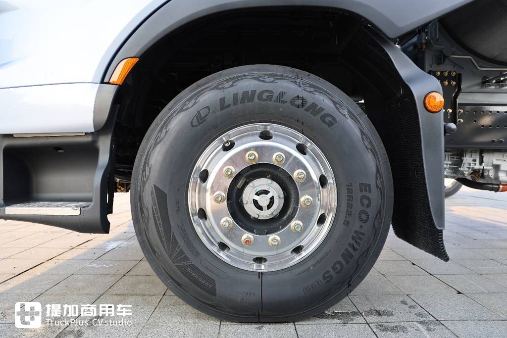 乘龙推出全新H7 Pro高端重卡，搭载康明斯15升燃气机和气囊悬挂，这配置可太高了 - 第8张