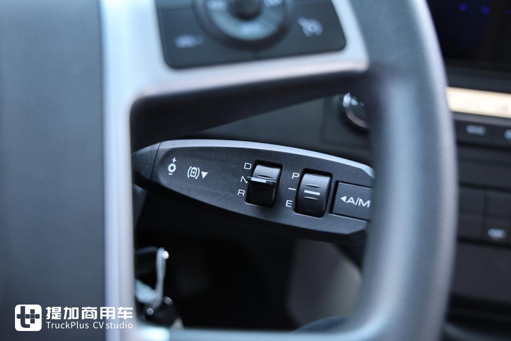 纯电重卡到底怎么样?实拍带你看25分钟完成补能,能跑400公里的江淮星耀X5纯电牵引车 - 第9张 - 提加商用车网 纯电重卡到底怎么样?实拍带你看25分钟完成补能,能跑400公里的江淮星耀X5纯电牵引车 - 第9张