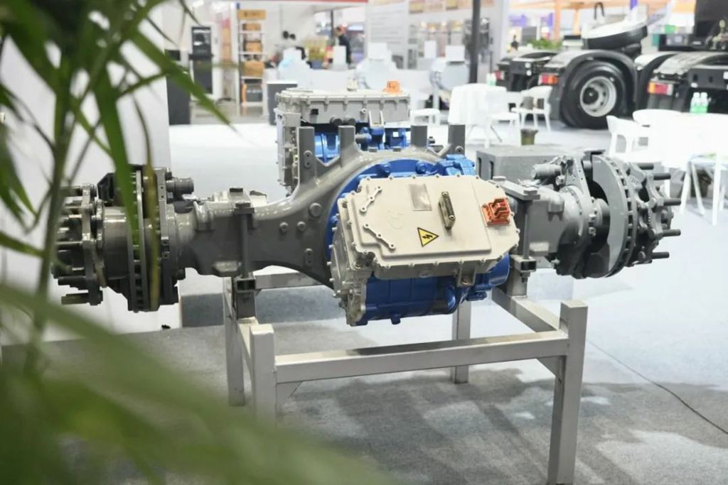 汉德车桥携创新电驱桥技术亮相第33届西部制博会,助力新能源商用车产业升级! - 第2张 - 提加商用车网 汉德车桥携创新电驱桥技术亮相第33届西部制博会,助力新能源商用车产业升级! - 第2张