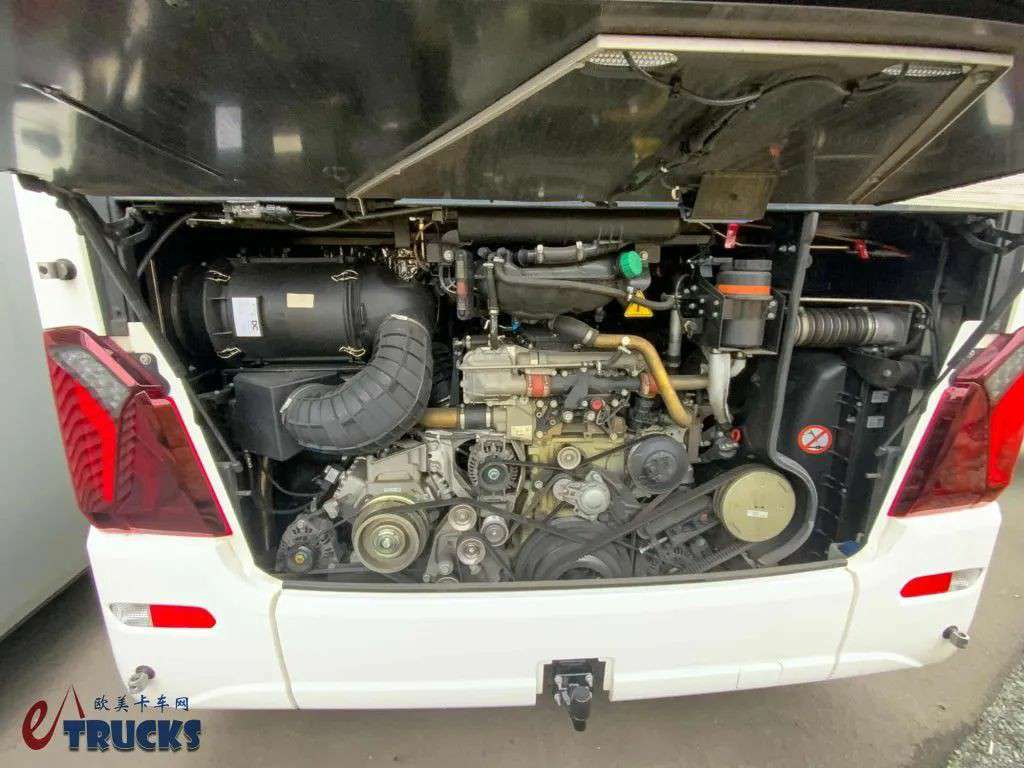 欧洲最豪华双层巴士之一，空间超大配置丰富，赛特拉S 531 DT双层豪华巴士实拍 - 第11张