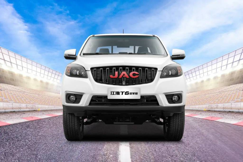 仅需7.78万元,江淮T6冠军版舒适型轻松玩转货运路上的+-×÷ - 第1张 - 提加商用车网 仅需7.78万元,江淮T6冠军版舒适型轻松玩转货运路上的+-×÷ - 第1张