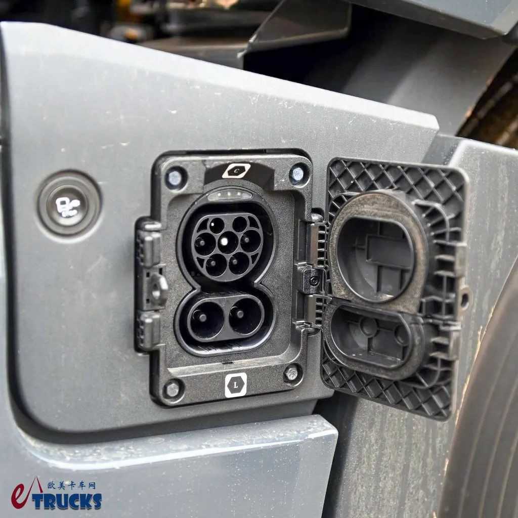 低风阻车身+零排放电驱动,最大马力666匹?沃尔沃FH Aero Electric纯电动拉臂钩自卸车实拍 - 第13张 - 提加商用车网 低风阻车身+零排放电驱动,最大马力666匹?沃尔沃FH Aero Electric纯电动拉臂钩自卸车实拍 - 第13张