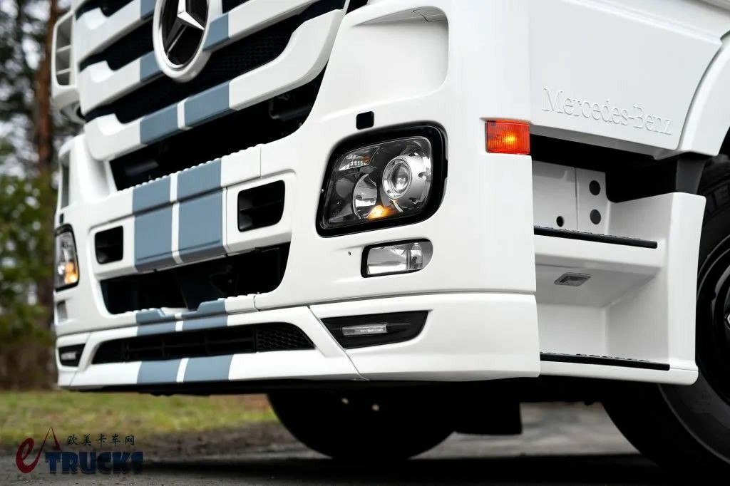 15年前的奔驰顶级旗舰!全球限量500台,奔驰Actros White Liner限量版卡车实拍 - 第13张 - 提加商用车网 15年前的奔驰顶级旗舰!全球限量500台,奔驰Actros White Liner限量版卡车实拍 - 第13张
