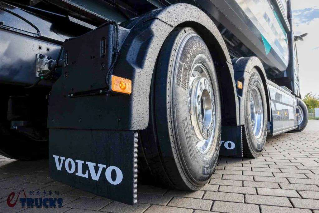 低风阻车身+零排放电驱动,最大马力666匹?沃尔沃FH Aero Electric纯电动拉臂钩自卸车实拍 - 第14张 - 提加商用车网 低风阻车身+零排放电驱动,最大马力666匹?沃尔沃FH Aero Electric纯电动拉臂钩自卸车实拍 - 第14张