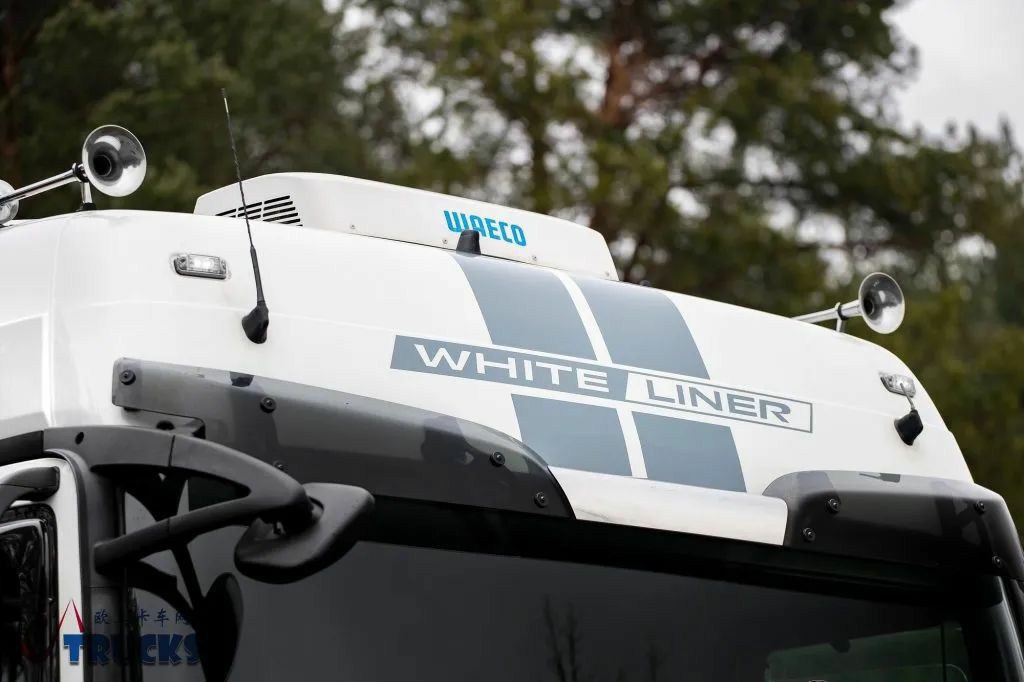 15年前的奔驰顶级旗舰!全球限量500台,奔驰Actros White Liner限量版卡车实拍 - 第15张 - 提加商用车网 15年前的奔驰顶级旗舰!全球限量500台,奔驰Actros White Liner限量版卡车实拍 - 第15张