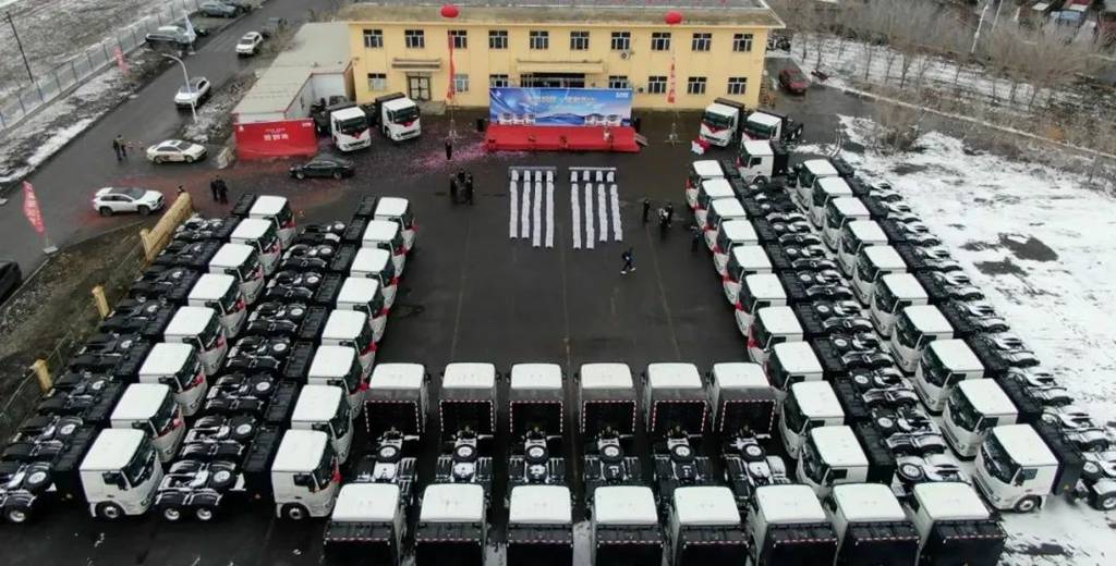 绿动启程!百台徐工纯电动牵引车闪耀西北 - 第1张 - 提加商用车网 绿动启程!百台徐工纯电动牵引车闪耀西北 - 第1张