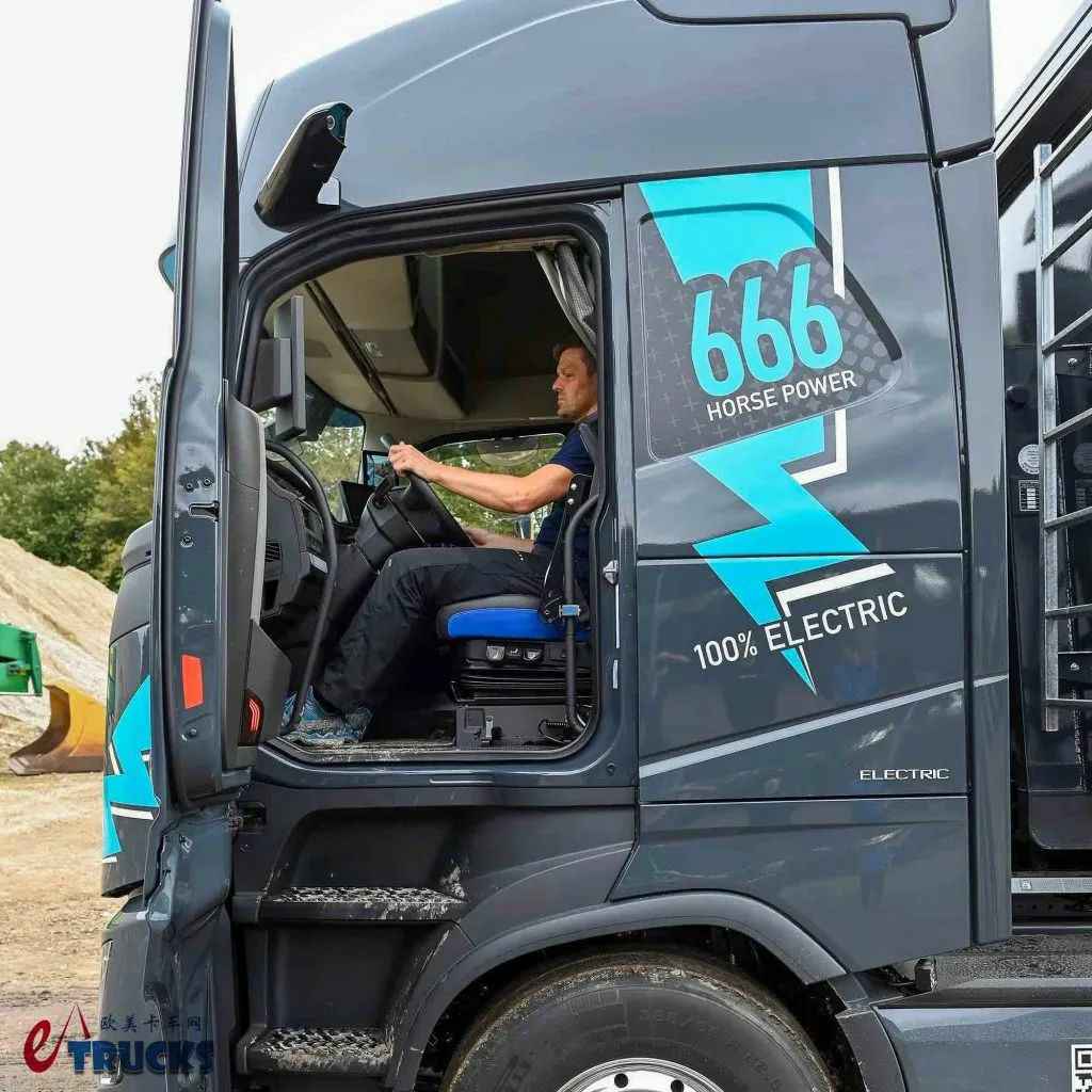 低风阻车身+零排放电驱动,最大马力666匹?沃尔沃FH Aero Electric纯电动拉臂钩自卸车实拍 - 第16张 - 提加商用车网 低风阻车身+零排放电驱动,最大马力666匹?沃尔沃FH Aero Electric纯电动拉臂钩自卸车实拍 - 第16张