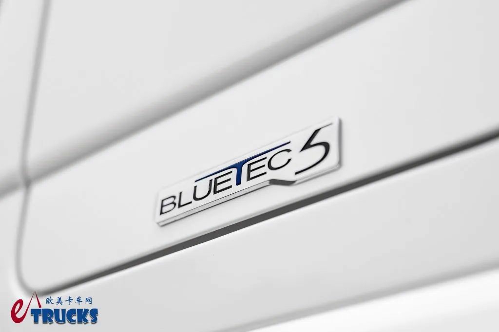 15年前的奔驰顶级旗舰!全球限量500台,奔驰Actros White Liner限量版卡车实拍 - 第17张 - 提加商用车网 15年前的奔驰顶级旗舰!全球限量500台,奔驰Actros White Liner限量版卡车实拍 - 第17张