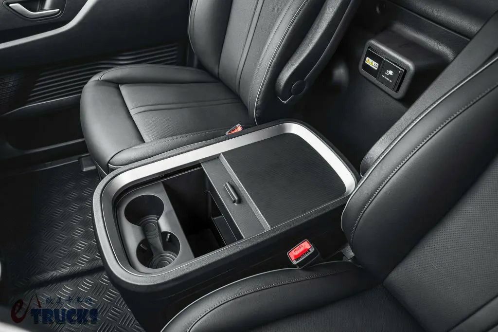 意大利+韩国混血，胖头鱼外观，依维柯eMoovy纯电动轻型商用车来袭，实力几何？ - 第18张