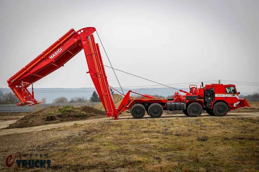 风冷V8柴油机+强悍越野性能,灾难开路急先锋!太脱拉Force 8×8架桥车了解一下 - 第18张 - 提加商用车网 风冷V8柴油机+强悍越野性能,灾难开路急先锋!太脱拉Force 8×8架桥车了解一下 - 第18张
