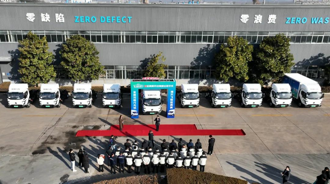 飞碟漫天飞一月行驶一万三千公里,挑战极寒、大漠、无人区 - 第1张 - 提加商用车网 飞碟漫天飞一月行驶一万三千公里,挑战极寒、大漠、无人区 - 第1张