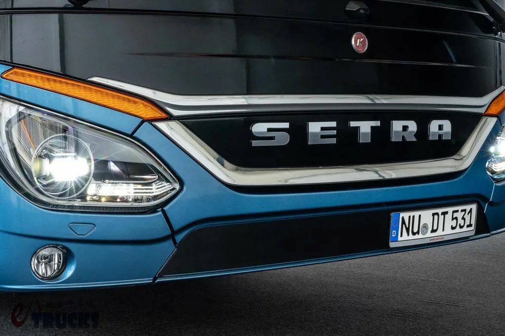 欧洲最豪华双层巴士之一，空间超大配置丰富，赛特拉S 531 DT双层豪华巴士实拍 - 第3张