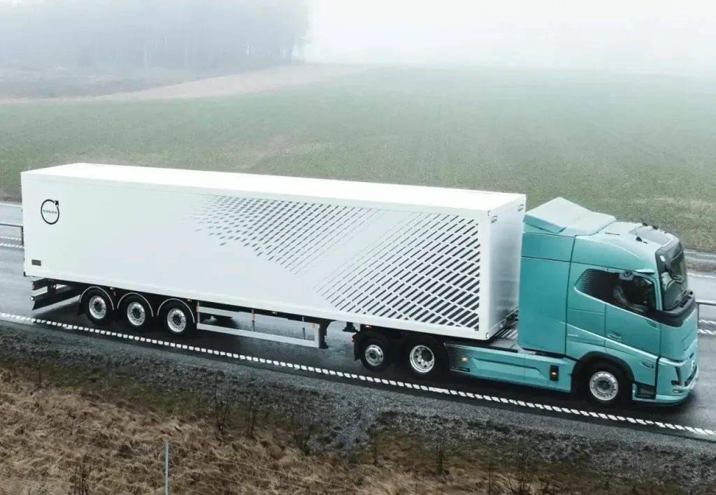 新款斯堪尼亚谍照再曝光,续航600公里沃尔沃电动重卡问世!本周欧美卡车行业新鲜事盘点 - 第3张 - 提加商用车网 新款斯堪尼亚谍照再曝光,续航600公里沃尔沃电动重卡问世!本周欧美卡车行业新鲜事盘点 - 第3张