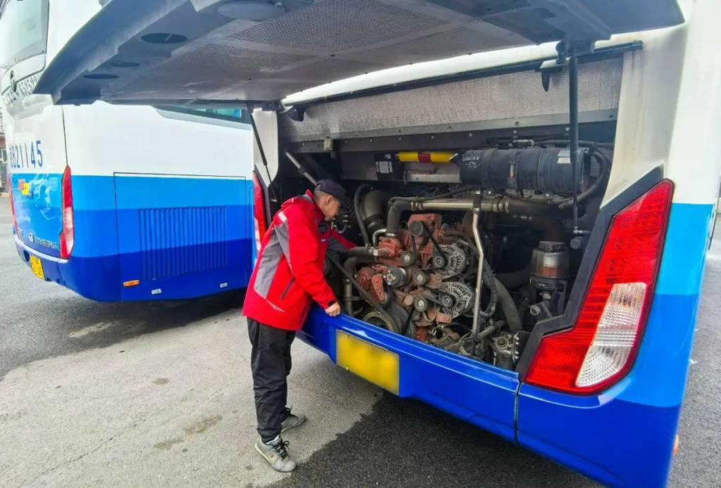 通勤大客配套占比95%!玉柴连续22年服务全国两会 - 第4张 - 提加商用车网 通勤大客配套占比95%!玉柴连续22年服务全国两会 - 第4张