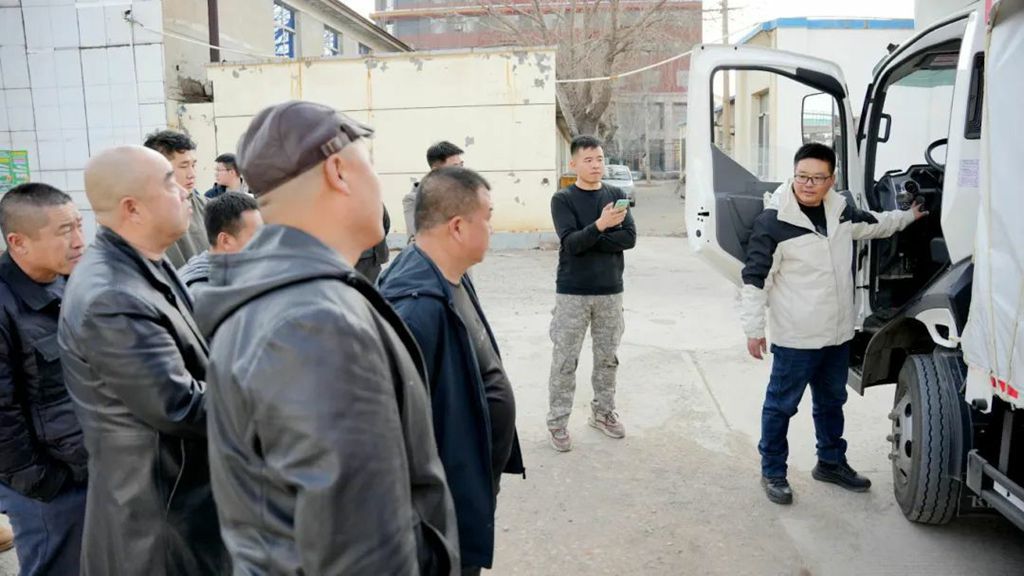 飞碟漫天飞财运满满 · 车友会：一场“车轮上的故事会”，燃爆草原！ - 第3张