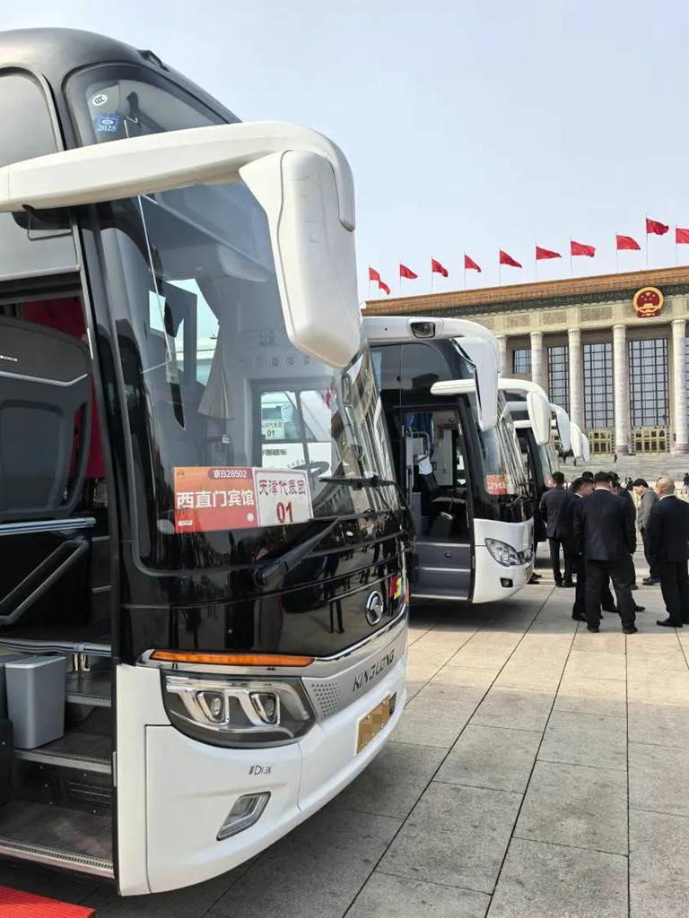 二十五载护航全国两会!“国车”金龙不负使命重托 - 第3张 - 提加商用车网 二十五载护航全国两会!“国车”金龙不负使命重托 - 第3张