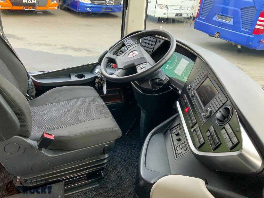 欧洲最豪华双层巴士之一，空间超大配置丰富，赛特拉S 531 DT双层豪华巴士实拍 - 第21张